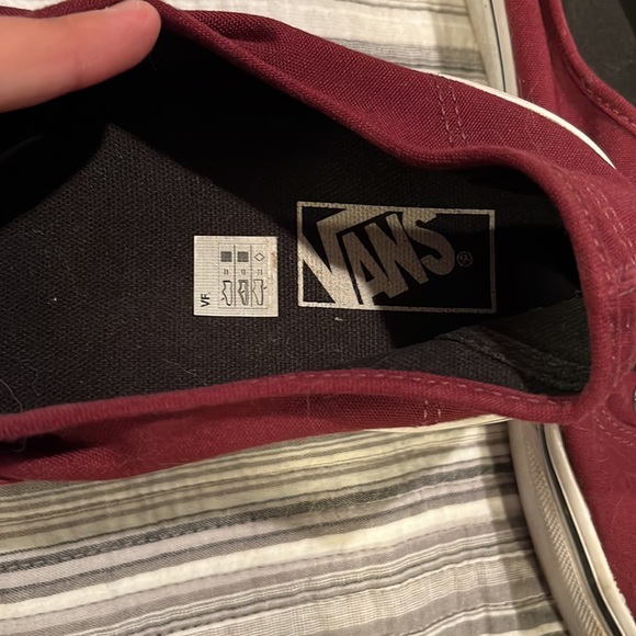 Vans - Picture 5 of 6